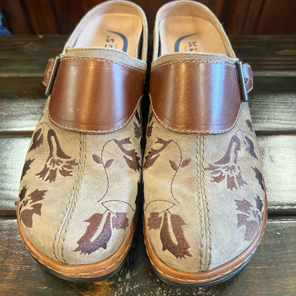 Klogs Brown and Tan Floral Mules